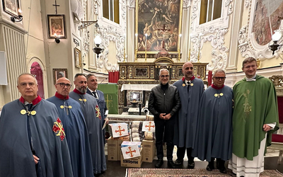L’Ordine Costantiniano di San Giorgio raccoglie alimenti per la casa di accoglienza Villa Laura e li consegna all’Arciconfraternita delle Anime Sante